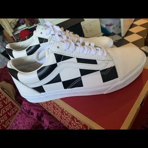 Old schools Checkered vans